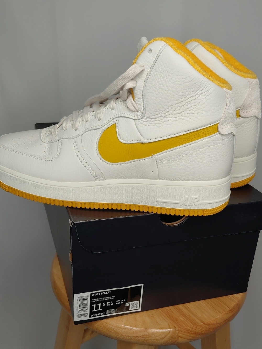 Nike High-Top Sneakers in White and Yellow